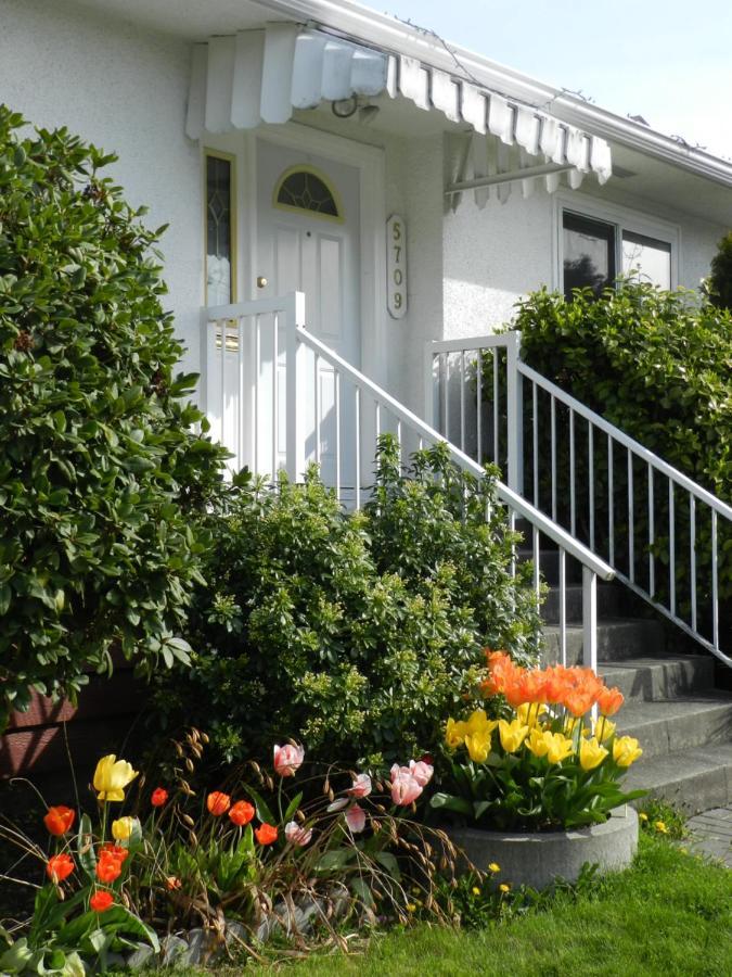 Serenity Bed & Breakfast Burnaby Eksteriør bilde
